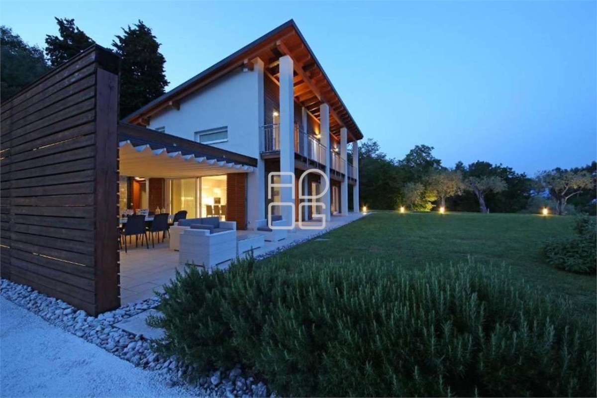 Moderne Villa mit fantastischem Seeblick