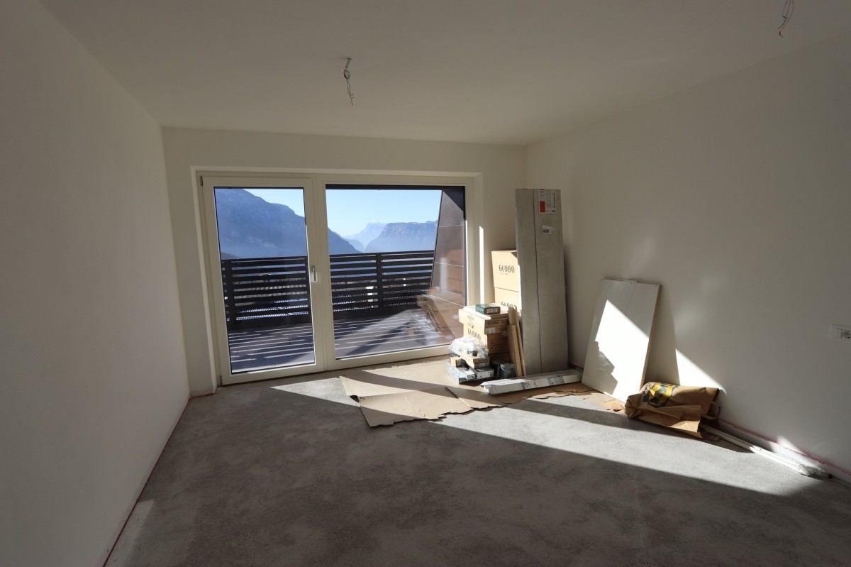 Neue konventionierte 4-Zimmerwohnung mit Terrasse - W10